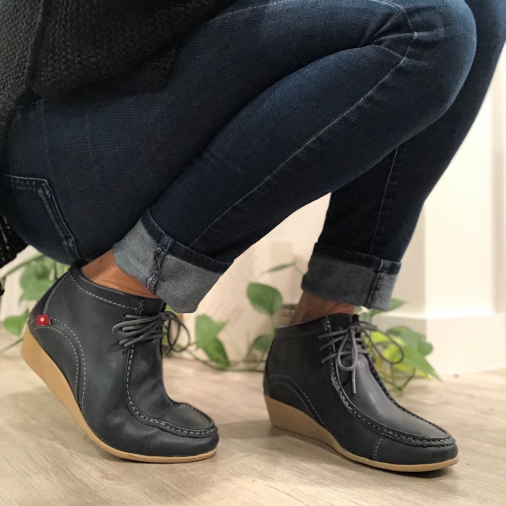 Women’s Oliberte bootie, size 8.5